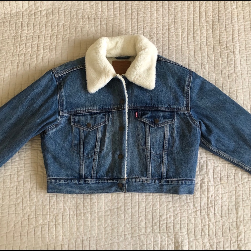 Levi’s cropped Sherpa lined jean jacket
